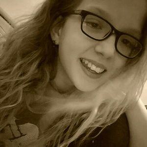 Meet your Posher, Leah